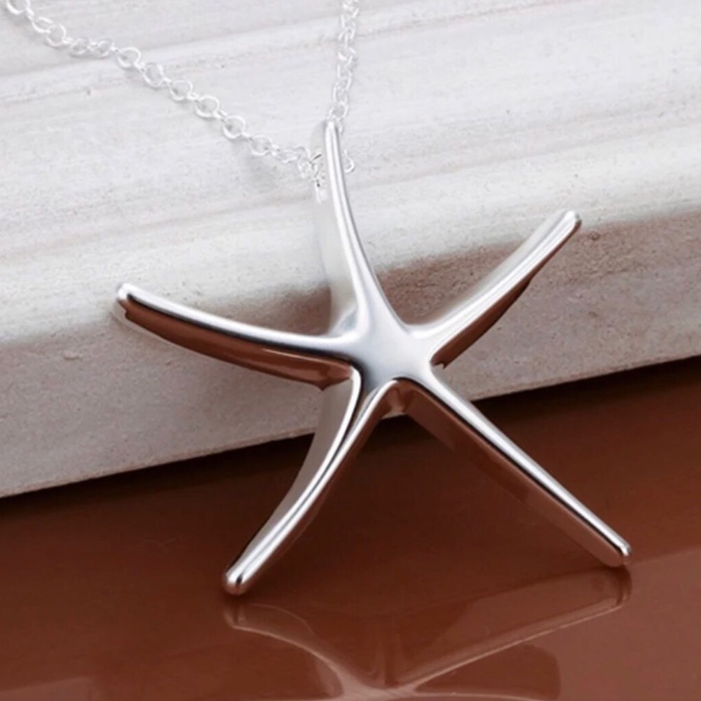 ✨925 Sterling Silver Star Necklace✨ - Picture 1 of 5